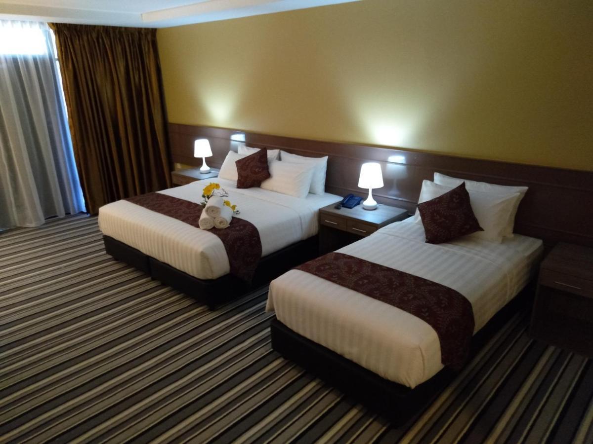 Temu Primula Hotel Kampong Seberang Timor ภายนอก รูปภาพ