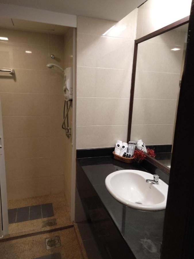 Temu Primula Hotel Kampong Seberang Timor ภายนอก รูปภาพ