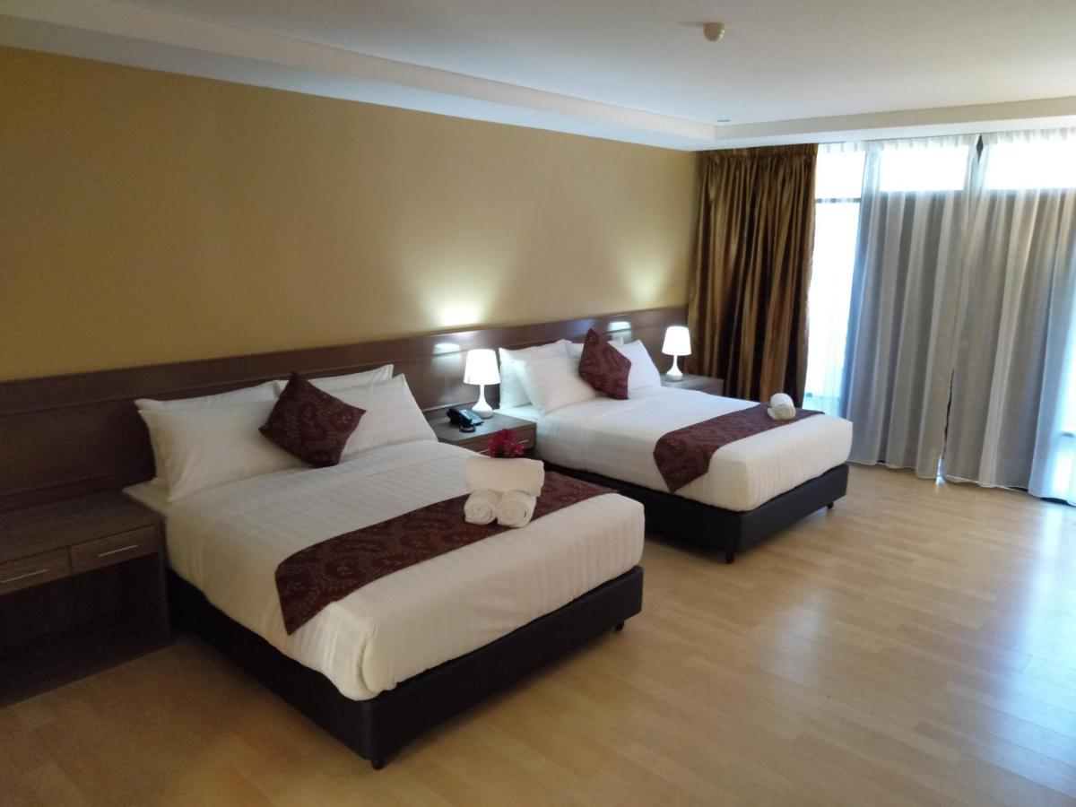 Temu Primula Hotel Kampong Seberang Timor ภายนอก รูปภาพ