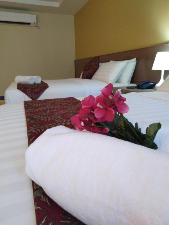 Temu Primula Hotel Kampong Seberang Timor ภายนอก รูปภาพ