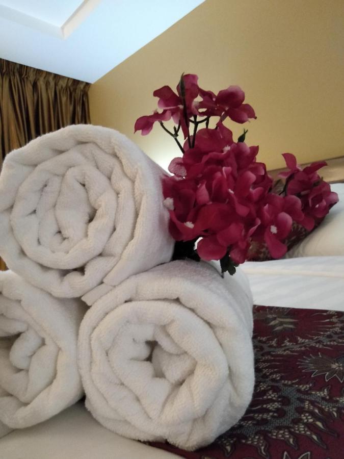Temu Primula Hotel Kampong Seberang Timor ภายนอก รูปภาพ