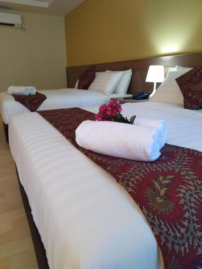 Temu Primula Hotel Kampong Seberang Timor ภายนอก รูปภาพ